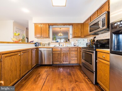 9402 Steeple Ct, Laurel, MD 20723 - photo 5