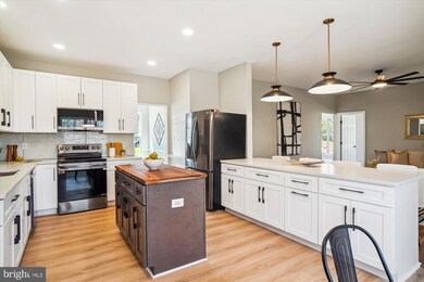 15533 Quince Ridge Ln, North Potomac, MD 20878 - photo 2