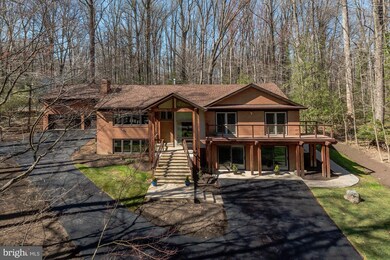 9008 Hamilton Dr, Fairfax, VA 22031 - photo 3