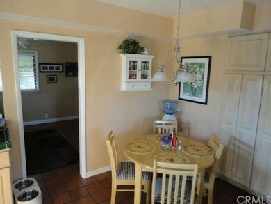 breakfast  area in kitchen