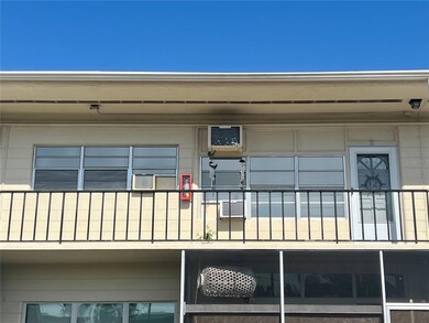 4001 58th St N unit 18, Kenneth City, FL 33709 - photo 2