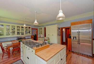 86 Court St, Saratoga Springs, NY 12866 - photo 7