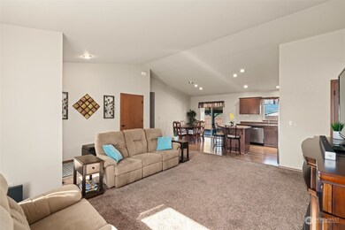 2525 NE Noble Loop, East Wenatchee, WA 98802 - photo 4