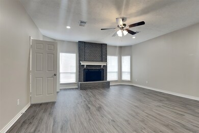 12127 Rocky Lake Dr, Houston, TX 77070 - photo 4