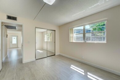 41 Windsor C, West Palm Beach, FL 33417 - photo 4