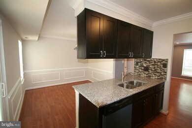 118 Saint Charles Square unit 118, Sterling, VA 20164 - photo 5