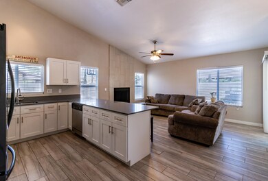 5060 W Pheasant St-10