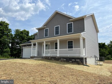 319 Chalcedony Dr, Martinsburg, WV 25404 - photo 2