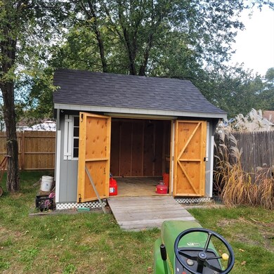 67 Colemore St, Feeding Hills, MA 01030 - photo 5