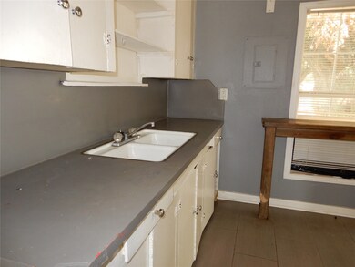 6816 Donlen St, Houston, TX 77022 - photo 4