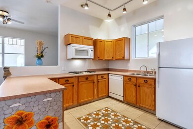 207 N 12th Ave-large-006-22-Kitchen-1500
