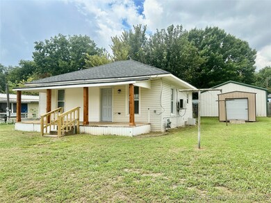 108 S Collins St, Colbert, OK 74733 - photo 4