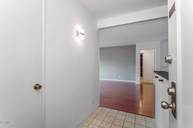 Los Robles Villas unit 311, Pasadena, CA 91101 - photo 2