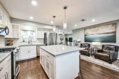 1618 Chantilly Ln, Houston, TX 77018 - photo 6