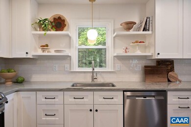 101 Vicar Ct, Charlottesville, VA 22901 - photo 6