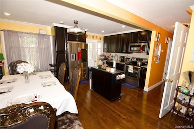 642 Dorothea Ln, Elmont, NY 11003 - photo 4