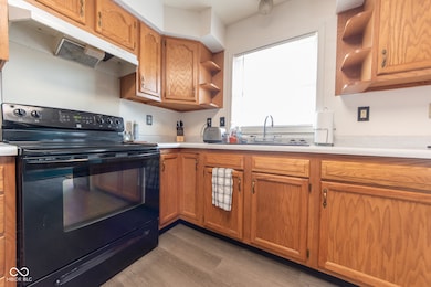 2462 W Southwind Ct, Columbus, IN 47201 - photo 7