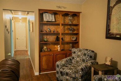 This home boasts a very nice corner built-in bookc