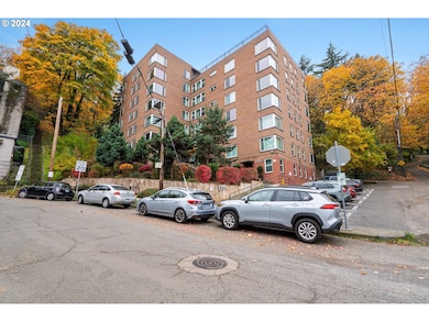 Cardinell View unit 802, Portland, OR 97201 - photo 2