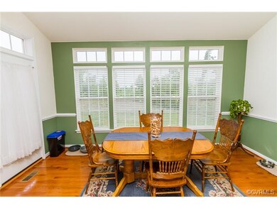 Open and Bright Florida/Morning room offers 9ft Ce