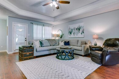 16 White Oak Ln, Wake Village, TX 75501 - photo 4