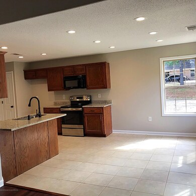 Kitchen/ Breakfast Area