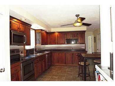 10 Kimberly Ann Dr, Greenville, RI 02828 - photo 2