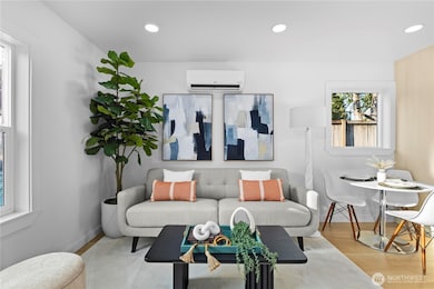 9737 Evanston Ave N, Seattle, WA 98103 - photo 4