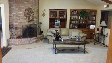 1712 Larry Hinson Dr, El Paso, TX 79936 - photo 3