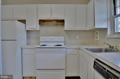 110 The Orchard unit J, East Windsor, NJ 08512 - photo 5