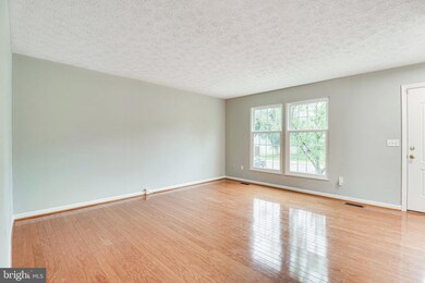 13325 Burkitts Rd, Fairfax, VA 22033 - photo 5