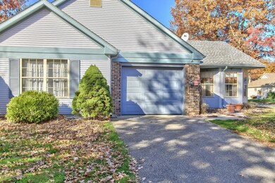547 Petunia Ln N Manchester-large-004-Fr
