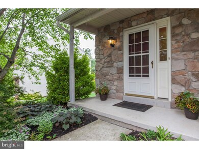 490 Berkshire Dr, Souderton, PA 18964 - photo 2