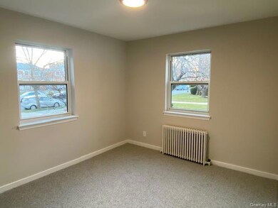 245-33 77th Crescent unit 2nd fl, Jamaica, NY 11426 - photo 7