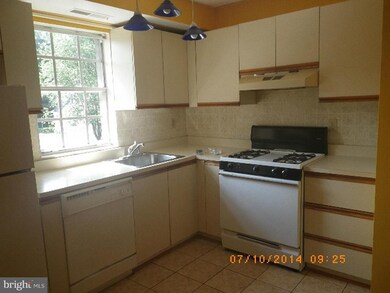 11908 Tarragon Rd unit K, Reisterstown, MD 21136 - photo 3