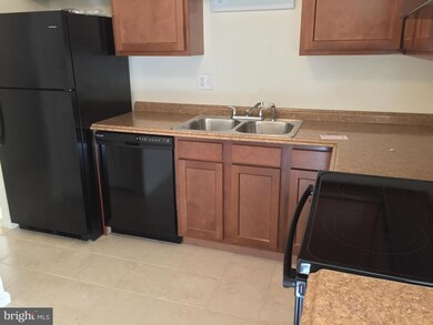 607 Center St unit 104, Herndon, VA 20170 - photo 3