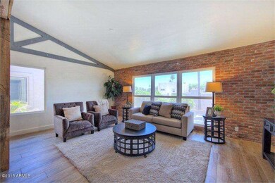 79TH FAMILY ROOM ALT VIEW