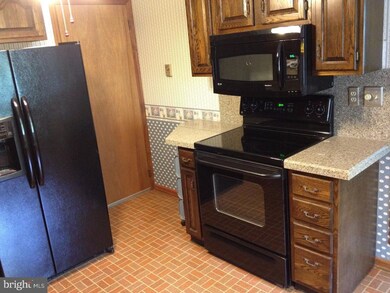 2205 Meadow Lane Dr, Easton, PA 18040 - photo 3