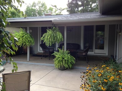 Courtyard in warmer seasons