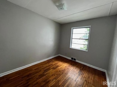 1121 S Dexter Ave, Evansville, IN 47714 - photo 3