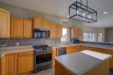 203 4th St, Brooklyn, WI 53521 - photo 7