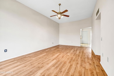 SPACIOUS LIVING ROOM