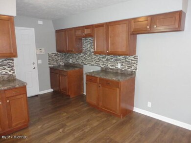 1303 Francis ave 010