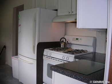Kitchen All appliances stay!