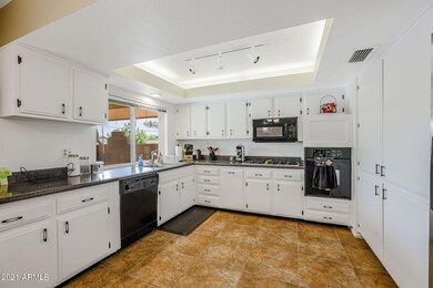 10209 W Caron Dr, Sun City, AZ 85351 - photo 3