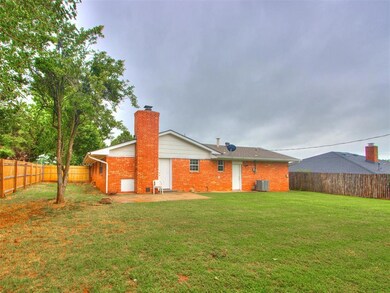 5901 Seminole Rd, Warr Acres, OK 73132 - photo 6