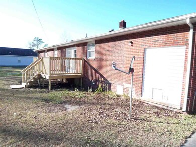 810 Country Club Rd, Jacksonville, NC 28546 - photo 2