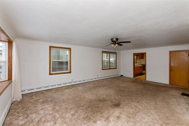 822 14th St SE, Cedar Rapids, IA 52403 - photo 3