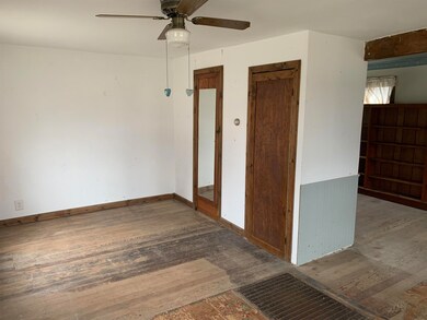 124 E Wilbur St, Hawkeye, IA 52147 - photo 3