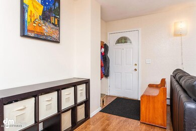 Entryway 8057-SMALL